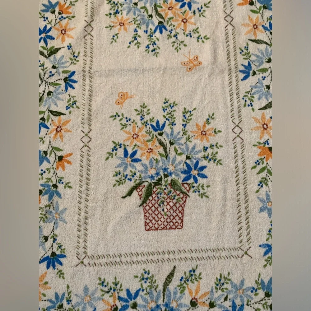 Vtg Lady Pepperell Flower Basket Floral Bath Towel 70s Grannycore Fringe